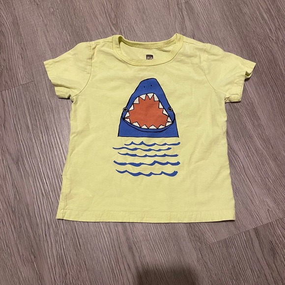 Tea Boys 12-18 months T Shirt Shark Yellow Cotton Summer casual - Picture 1 of 3